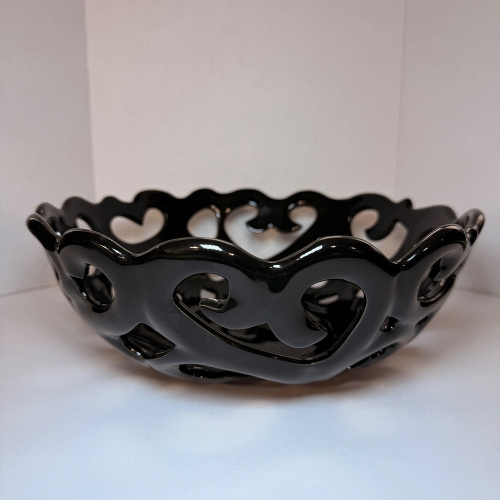 Gordon Ramsey Signature Series Black Porcelain Heart Cutout Bowl 9.5 Inch - Picture 2 of 6